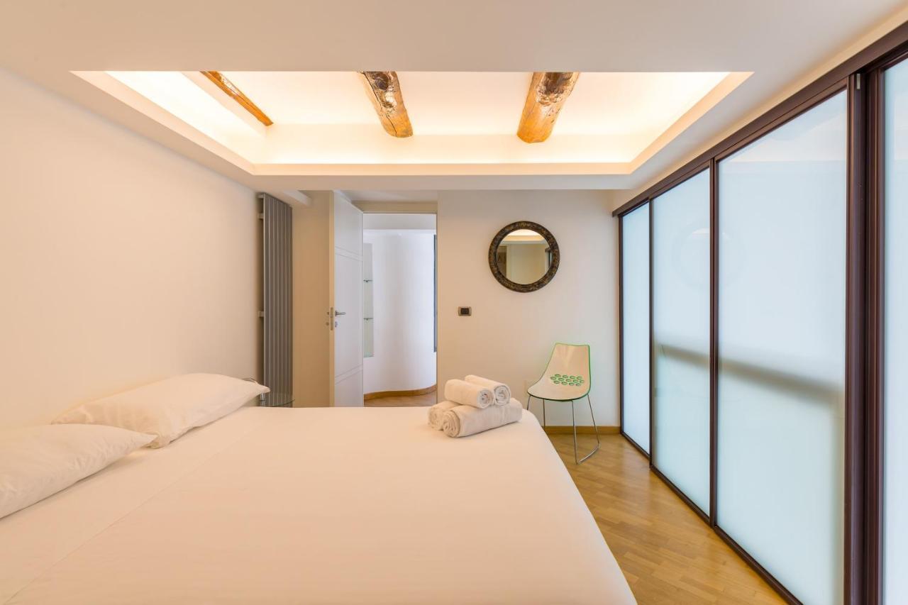 Design & Duplex At National Museum * Napels