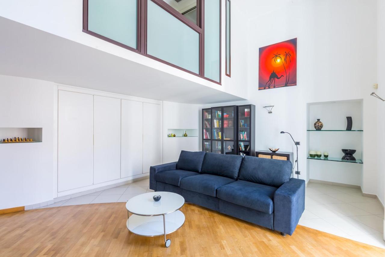 Design & Duplex At National Museum Appartement Naples