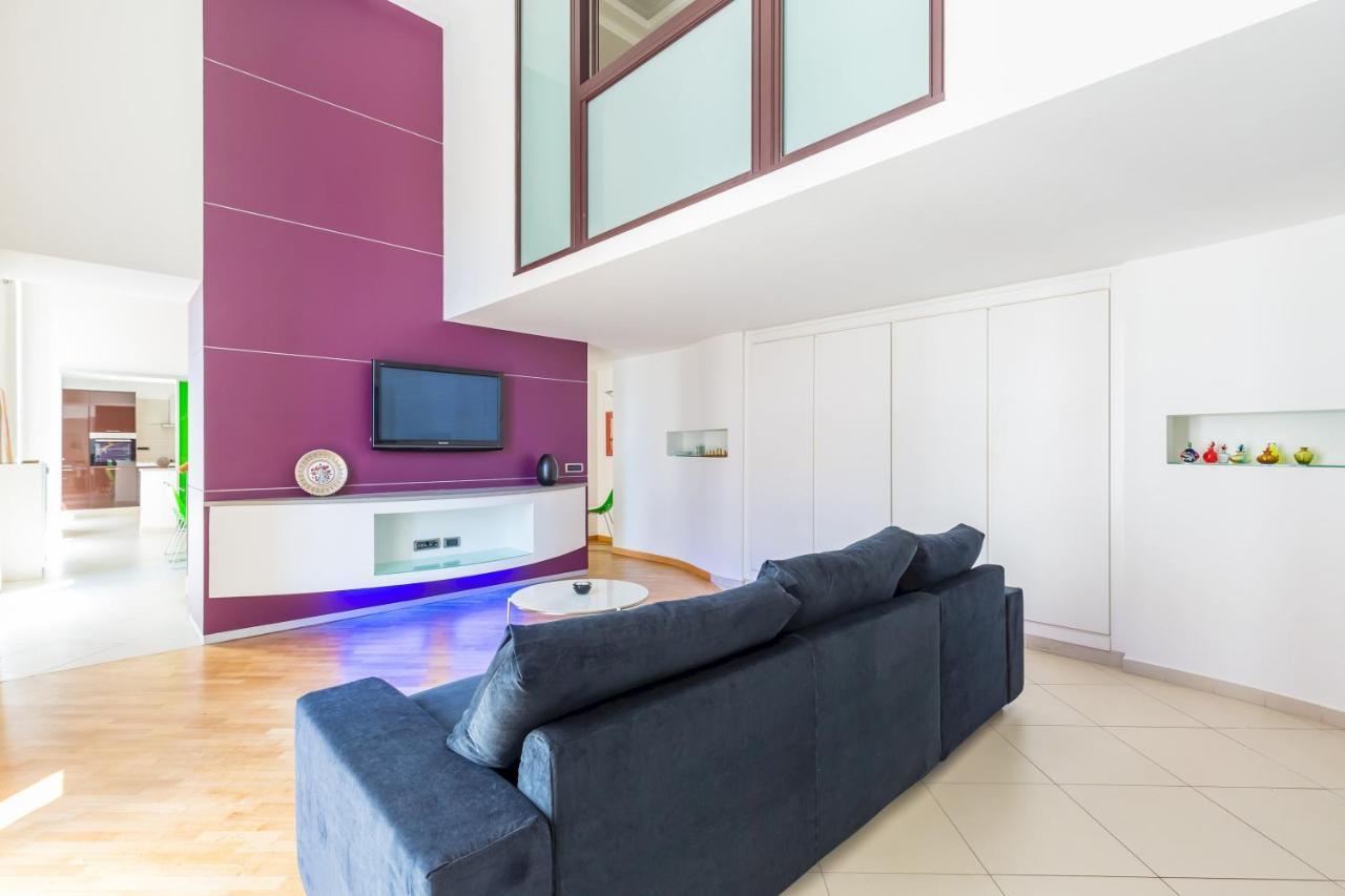 Design & Duplex At National Museum Appartement