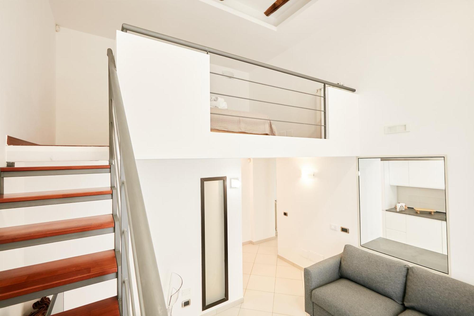 Design & Duplex At National Museum Naples